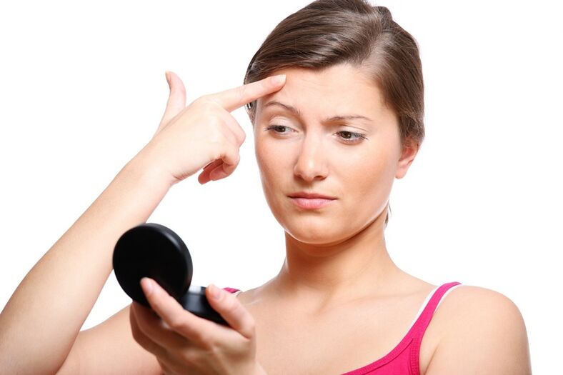 Yalangoch ortiqcha olchamdagi ayollarning shaxsiy fotosuratlari